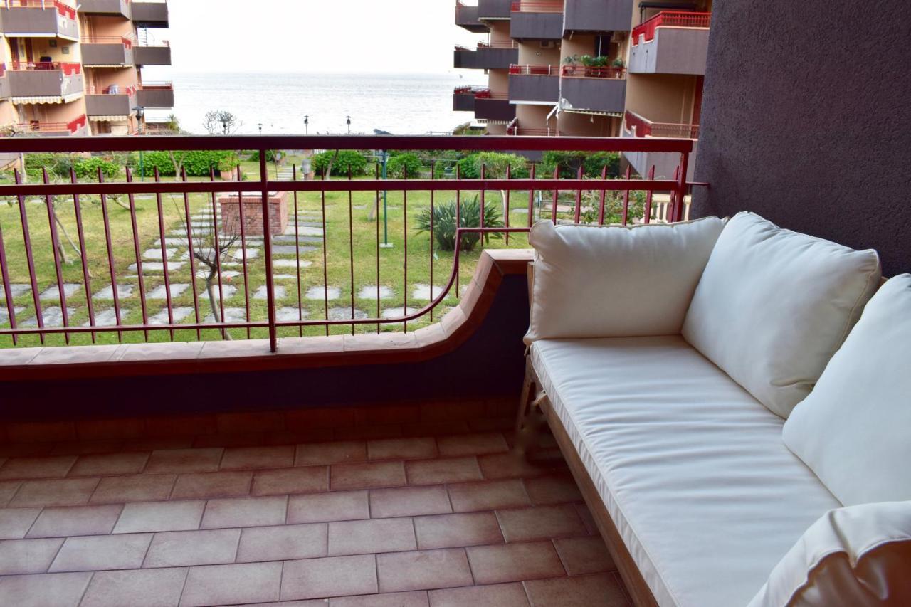 Beach House Blue Holiday Letojanni Exterior photo